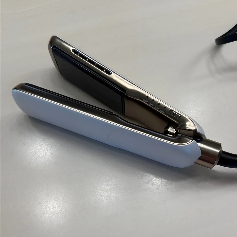 CHI Lava 1.5” Mini Flat Iron - Picture 3 of 3